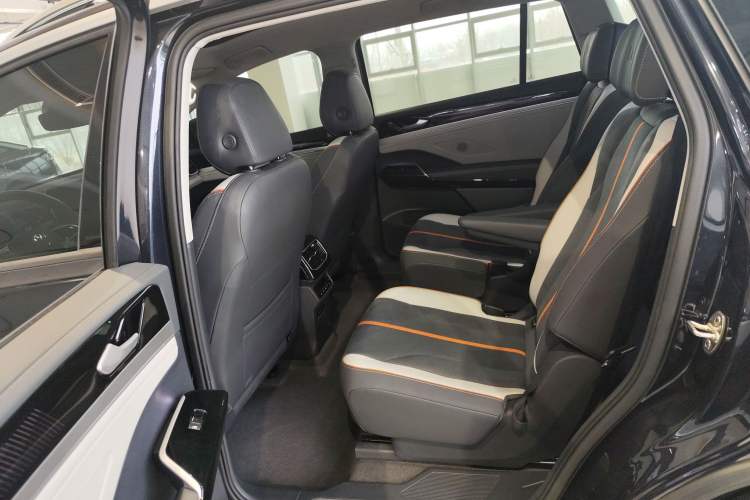 Used Volkswagen ID.6 CROZZ 2022 Long-Range PRO Edition Interior 4