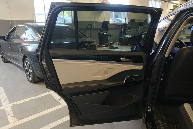 Used Volkswagen ID.6 CROZZ 2022 Long-Range PRO Edition Interior 7