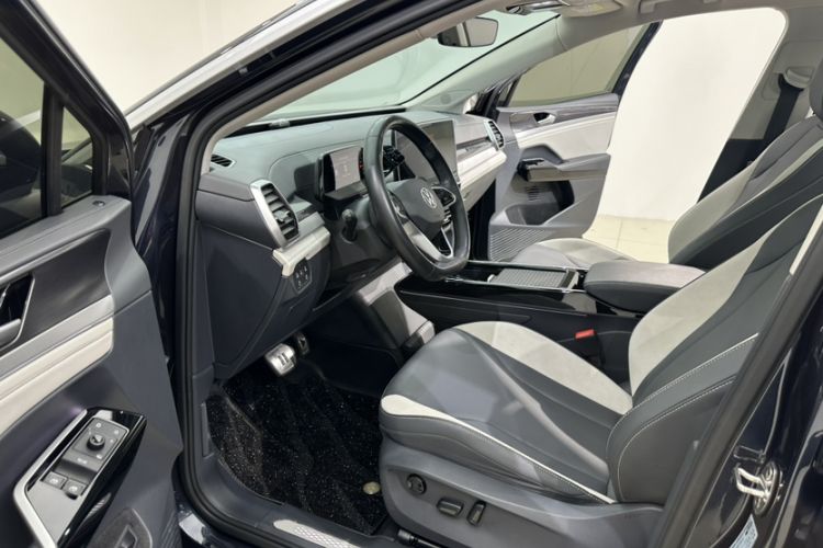 Used Volkswagen ID.6 CROZZ 2022 Standard Range PURE Edition Interior 7