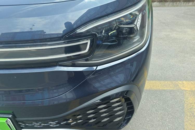 Used Volkswagen ID.6 CROZZ 2022 Long-Range PRO Edition Left Front Headlight