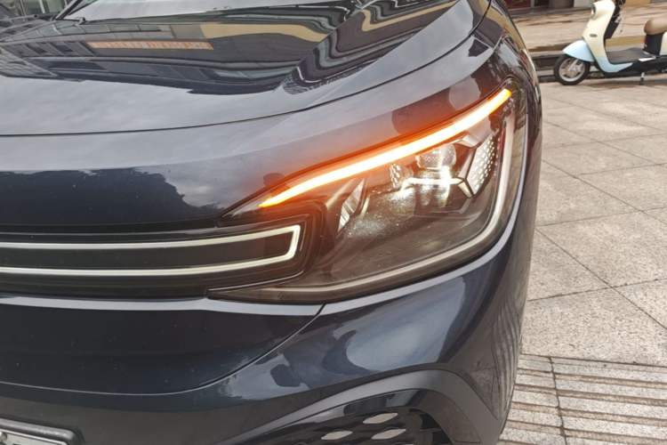 Used Volkswagen ID.6 CROZZ 2022 Long-Range Lite PRO Edition Left Front Headlight