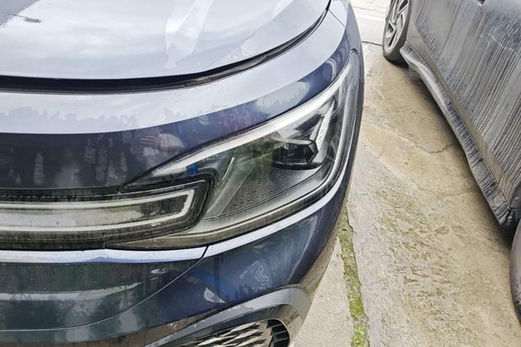 Used Volkswagen ID.6 CROZZ 2022 Long-Range PRO Edition Left Front Headlight