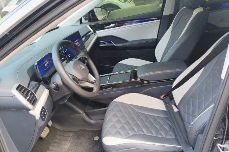 Used Volkswagen ID.6 CROZZ 2022 Long-Range PRO Edition Left Front Seat