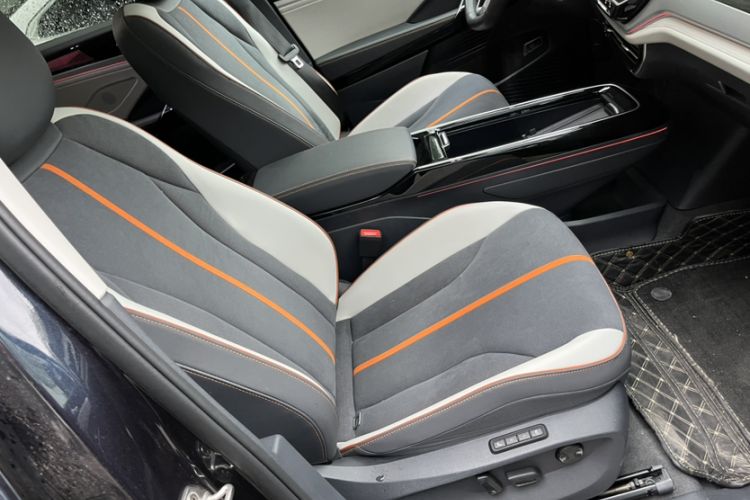 Used Volkswagen ID.6 CROZZ 2022 Long-Range PRO Edition Left Front Seat