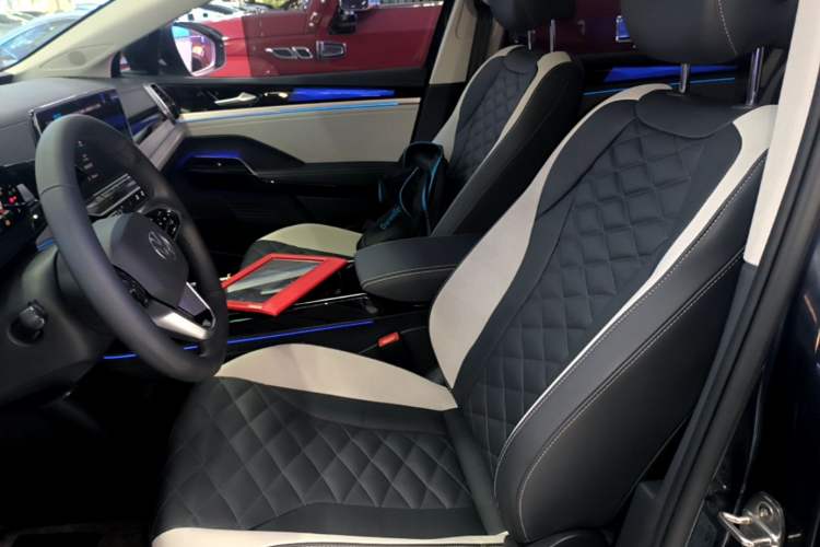Used Volkswagen ID.6 CROZZ 2022 Long-Range Lite PRO Edition Left Front Seat