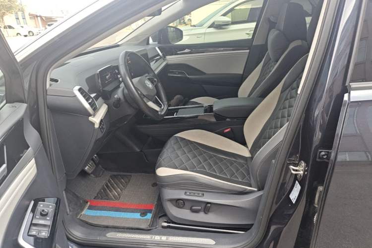Used Volkswagen ID.6 CROZZ 2022 Long-Range PRO Edition Left Front Seat