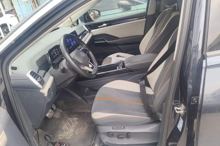 Used Volkswagen ID.6 CROZZ 2022 Long-Range PRO Edition Left Front Seat