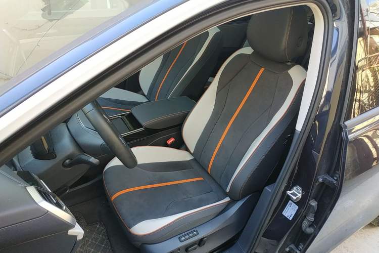 Used Volkswagen ID.6 CROZZ 2022 Long-Range PRO Edition Left Front Seat