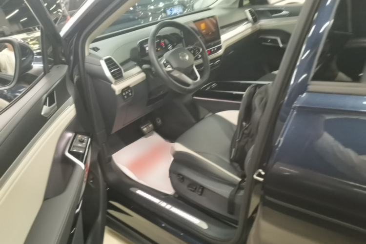 Used Volkswagen ID.6 CROZZ 2022 Standard Range PURE Edition Left Front Seat