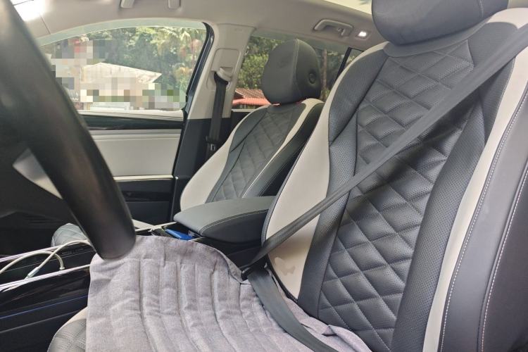 Used Volkswagen ID.6 CROZZ 2022 Long-Range Lite PRO Edition Left Front Seat