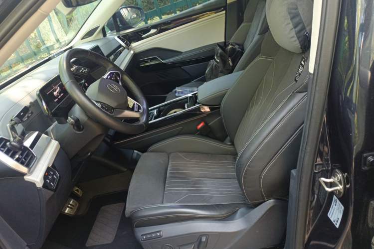 Used Volkswagen ID.6 CROZZ 2022 Long-Range PRO Edition Left Front Seat