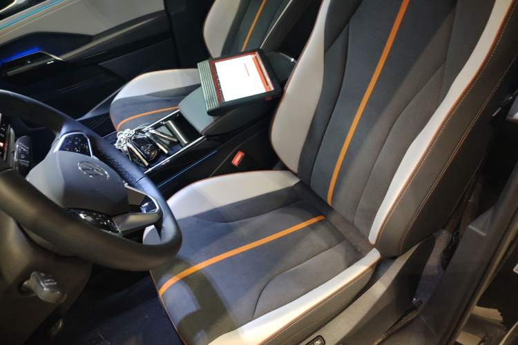 Used Volkswagen ID.6 CROZZ 2022 Long-Range PRO Edition Left Front Seat