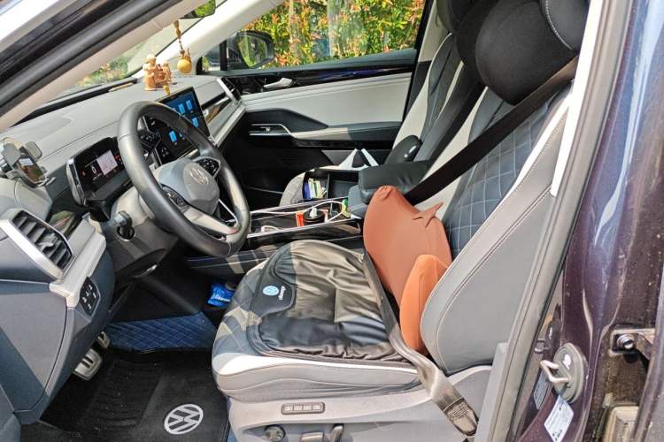 Used Volkswagen ID.6 CROZZ 2022 Long-Range Lite PRO Edition Left Front Seat