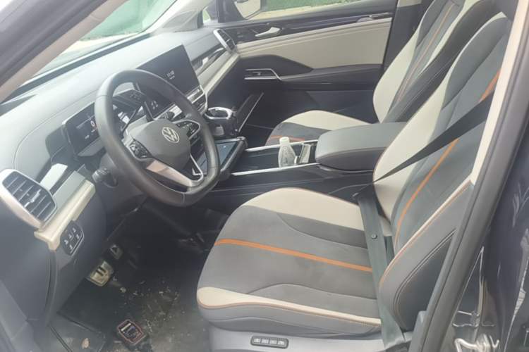 Used Volkswagen ID.6 CROZZ 2022 Long-Range PRO Edition Left Front Seat
