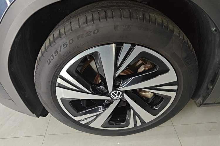 Used Volkswagen ID.6 CROZZ 2022 Long-Range PRO Edition Left Front Wheel Hub