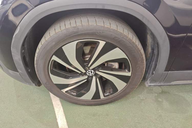 Used Volkswagen ID.6 CROZZ 2022 Standard Range PURE Edition Left Front Wheel Hub