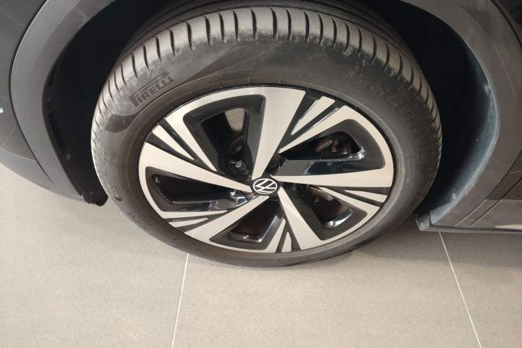Used Volkswagen ID.6 CROZZ 2022 Long-Range PRO Edition Left Front Wheel Hub