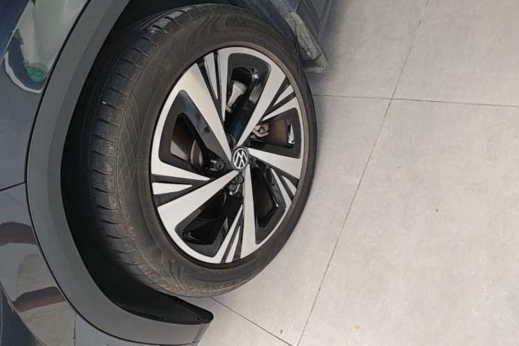 Used Volkswagen ID.6 CROZZ 2022 Long-Range PRO Edition Left Front Wheel Hub