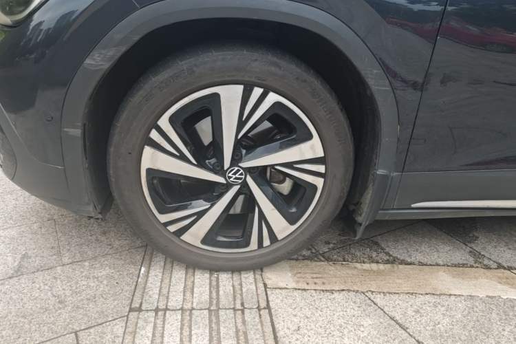 Used Volkswagen ID.6 CROZZ 2022 Long-Range Lite PRO Edition Left Front Wheel Hub