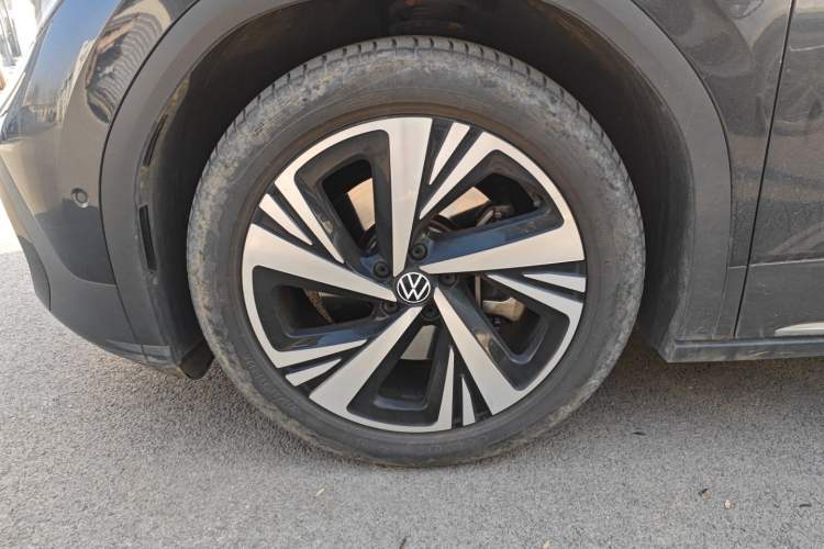 Used Volkswagen ID.6 CROZZ 2022 Long-Range PRO Edition Left Front Wheel Hub