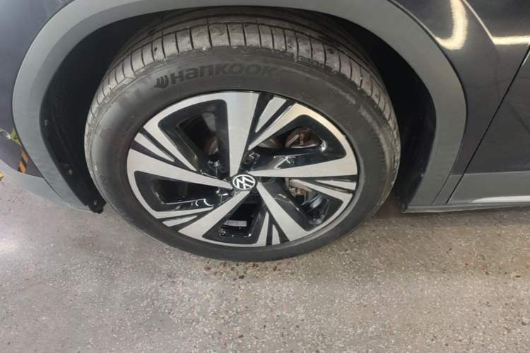 Used Volkswagen ID.6 CROZZ 2022 Long-Range PRO Edition Left Front Wheel Hub