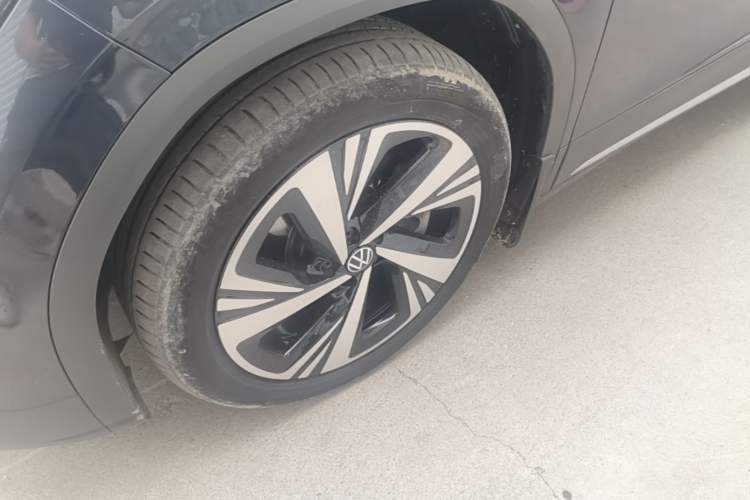 Used Volkswagen ID.6 CROZZ 2022 Long-Range PRO Edition Left Front Wheel Hub