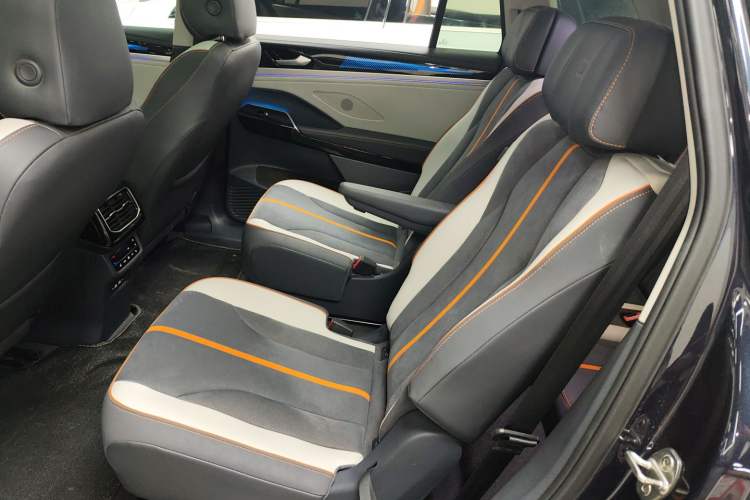 Used Volkswagen ID.6 CROZZ 2022 Long-Range PRO Edition Left Rear Seat