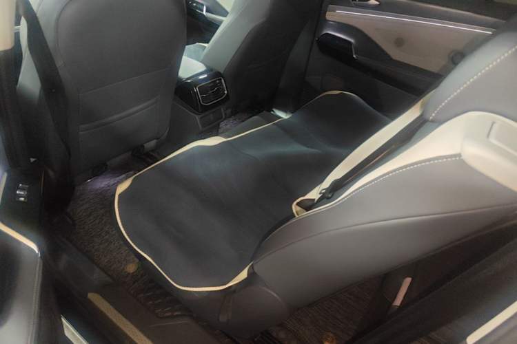 Used Volkswagen ID.6 CROZZ 2022 Long-Range PURE+ Edition Left Rear Seat