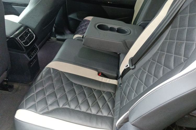 Used Volkswagen ID.6 CROZZ 2022 Long-Range PRO Edition Left Rear Seat