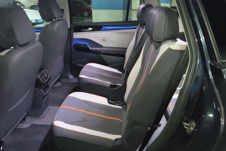 Used Volkswagen ID.6 CROZZ 2022 Long-Range PRO Edition Left Rear Seat