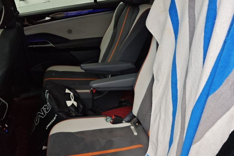 Used Volkswagen ID.6 CROZZ 2022 High-Performance PRIME Edition Left Rear Seat