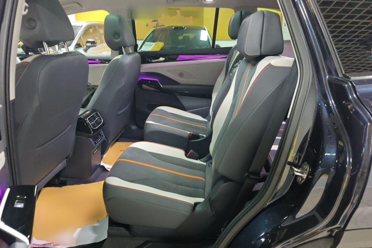 Used Volkswagen ID.6 CROZZ 2022 Long-Range PRO Edition Left Rear Seat