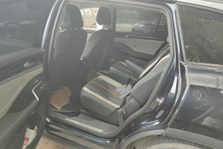 Used Volkswagen ID.6 CROZZ 2022 Long-Range PRO Edition Left Rear Seat