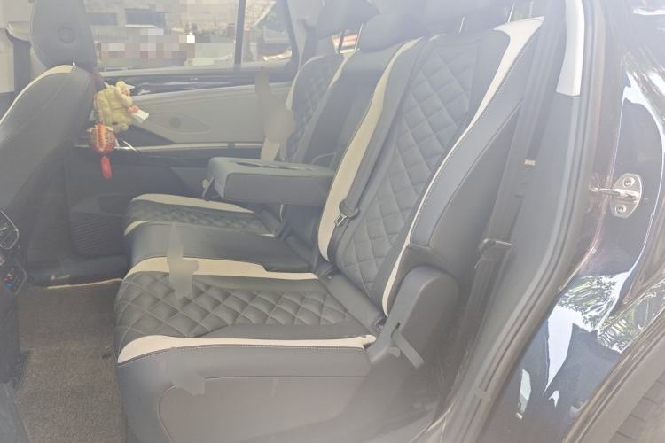 Used Volkswagen ID.6 CROZZ 2022 Long-Range Lite PRO Edition Left Rear Seat