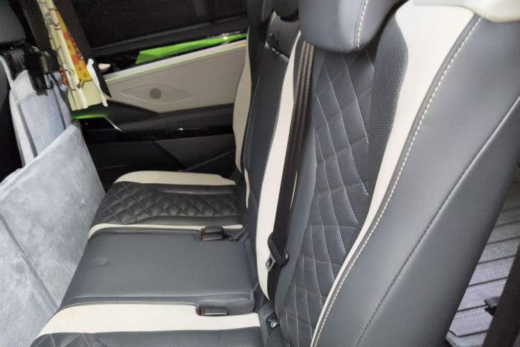 Used Volkswagen ID.6 CROZZ 2022 Long-Range PRO Edition Left Rear Seat