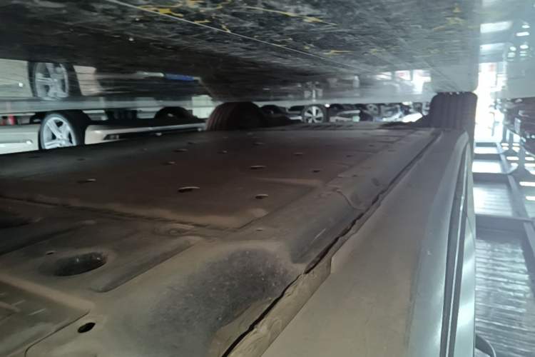 Used Volkswagen ID.6 CROZZ 2022 Long-Range PRO Edition Left Side Sill