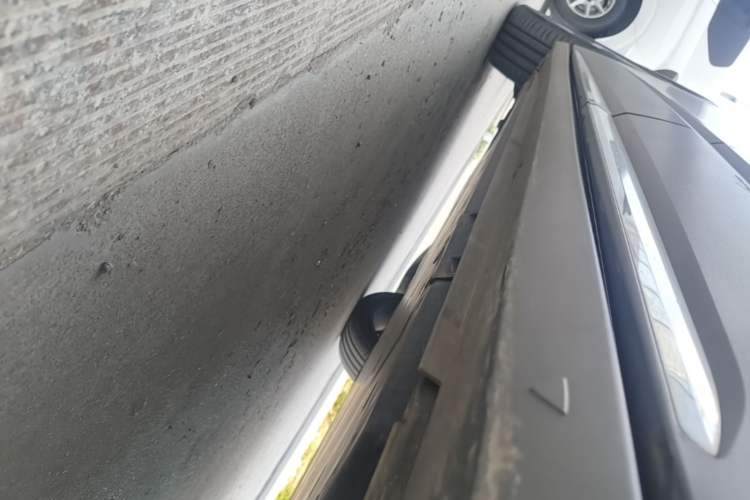 Used Volkswagen ID.6 CROZZ 2022 Long-Range PRO Edition Left Side Sill