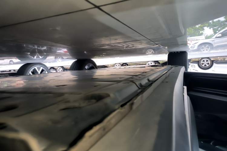 Used Volkswagen ID.6 CROZZ 2022 Long-Range PRO Edition Left Side Sill
