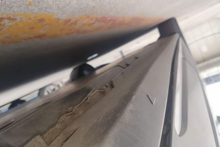 Used Volkswagen ID.6 CROZZ 2022 Long-Range PRO Edition Left Side Sill