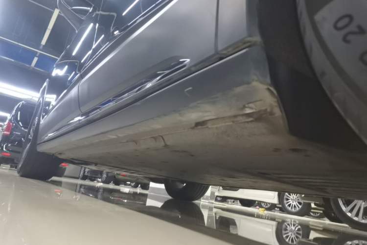 Used Volkswagen ID.6 CROZZ 2022 Standard Range PURE Edition Left Side Sill
