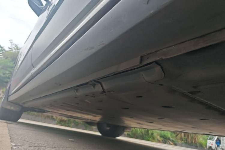 Used Volkswagen ID.6 CROZZ 2022 Long-Range Lite PRO Edition Left Side Sill