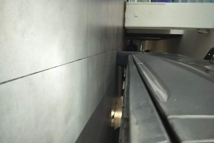 Used Volkswagen ID.6 CROZZ 2022 Long-Range PRO Edition Left Side Sill