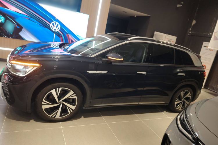Used Volkswagen ID.6 CROZZ 2022 Long-Range PRO Edition Left Side