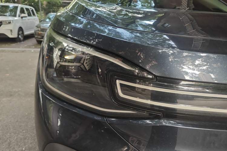 Used Volkswagen ID.6 CROZZ 2022 Long-Range PRO Edition Right Front Headlight