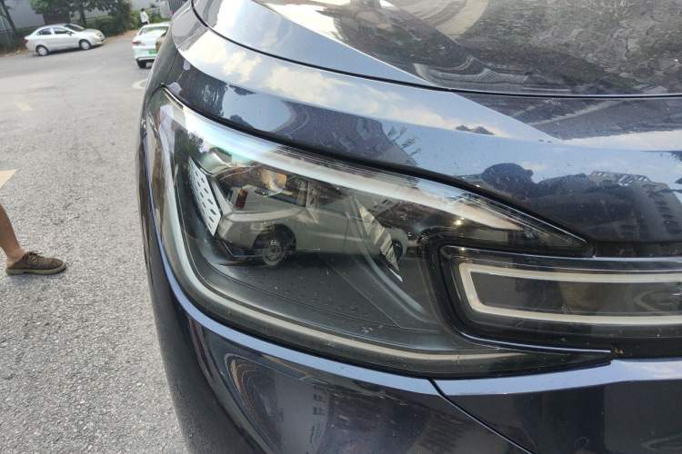 Used Volkswagen ID.6 CROZZ 2022 Long-Range PRO Edition Right Front Headlight