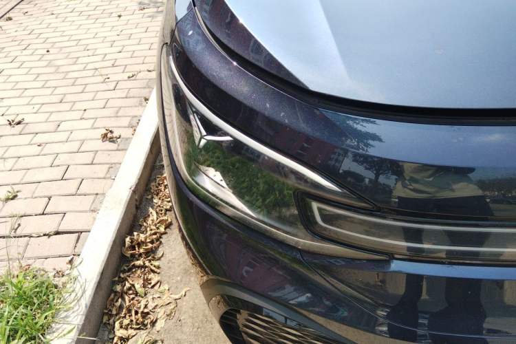 Used Volkswagen ID.6 CROZZ 2022 Long-Range PRO Edition Right Front Headlight