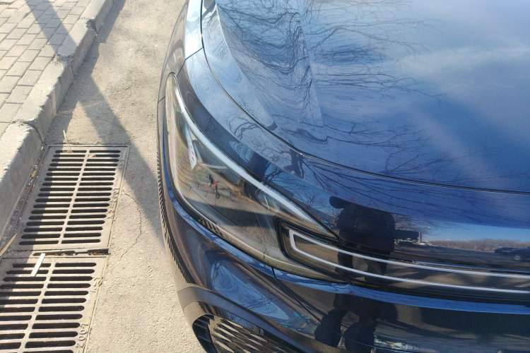 Used Volkswagen ID.6 CROZZ 2022 Long-Range PRO Edition Right Front Headlight
