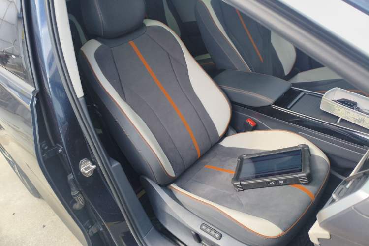 Used Volkswagen ID.6 CROZZ 2022 Long-Range PRO Edition Right Front Seat