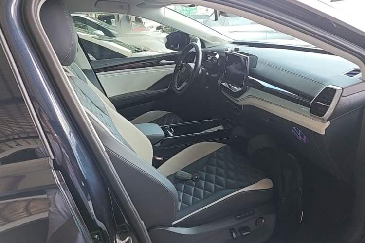 Used Volkswagen ID.6 CROZZ 2022 Long-Range PRO Edition Right Front Seat