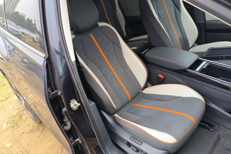 Used Volkswagen ID.6 CROZZ 2022 Long-Range PRO Edition Right Front Seat